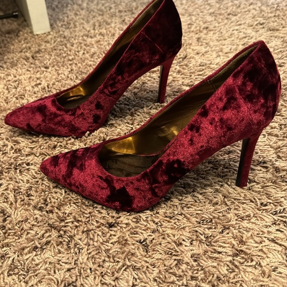 Burgundy Velvet Heels, size 7 - Picture 2 of 5